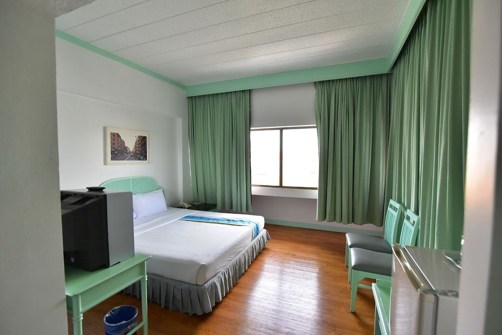 Thumrin Hotel Business Double Room (Business Deluxe Double) 2