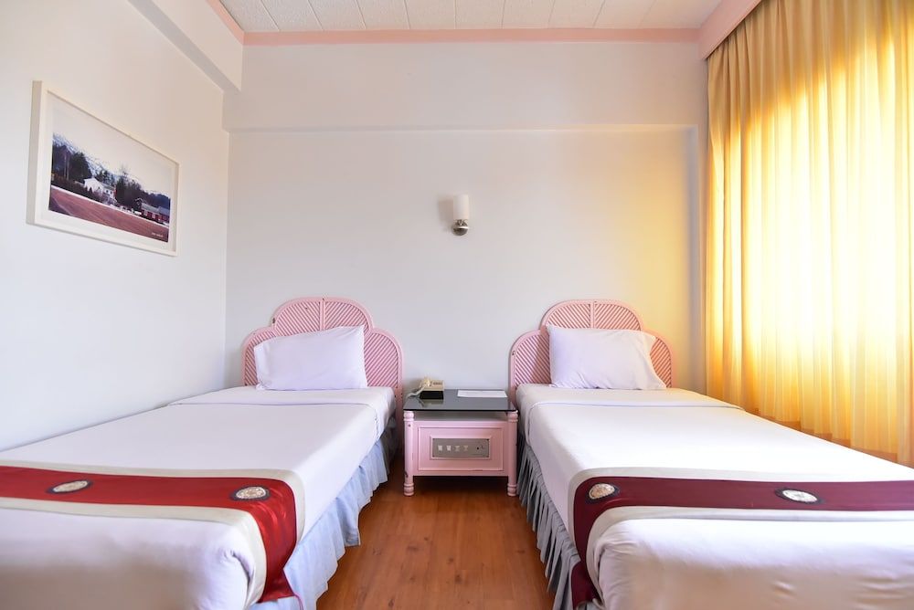 Thumrin Hotel Business Twin Room (Business Deluxe Twin) 8
