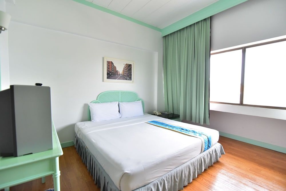 Thumrin Hotel Business Double Room (Business Deluxe Double) 7