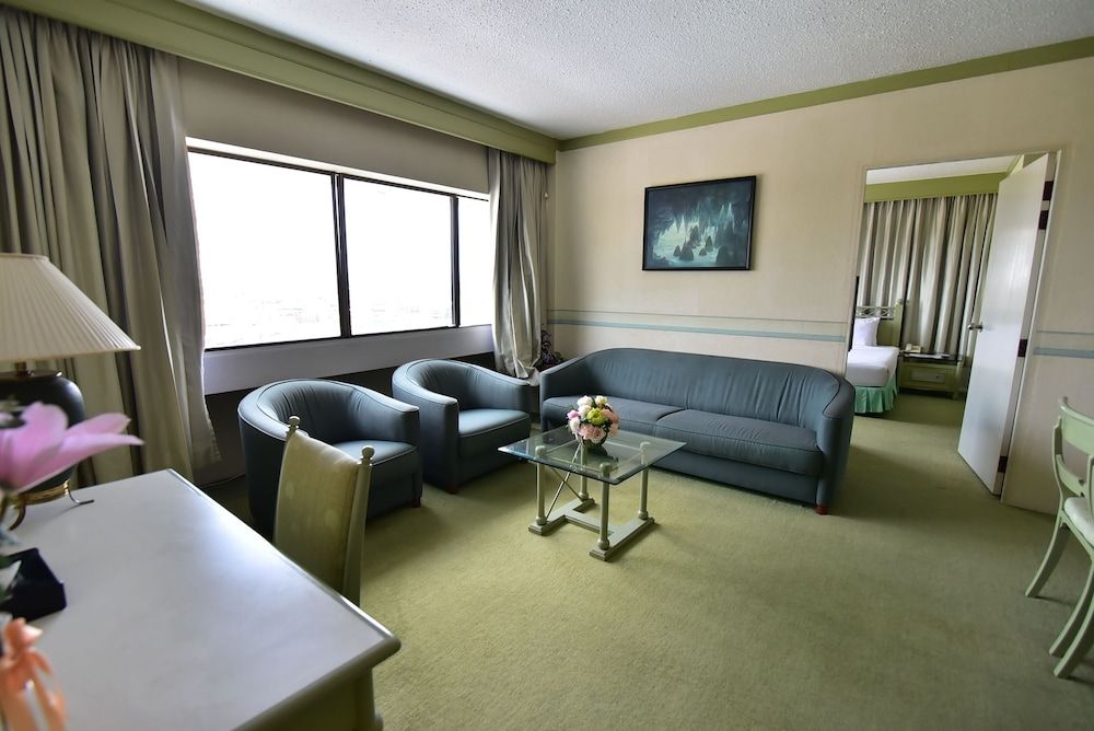Thumrin Hotel Suite (Salila) 17