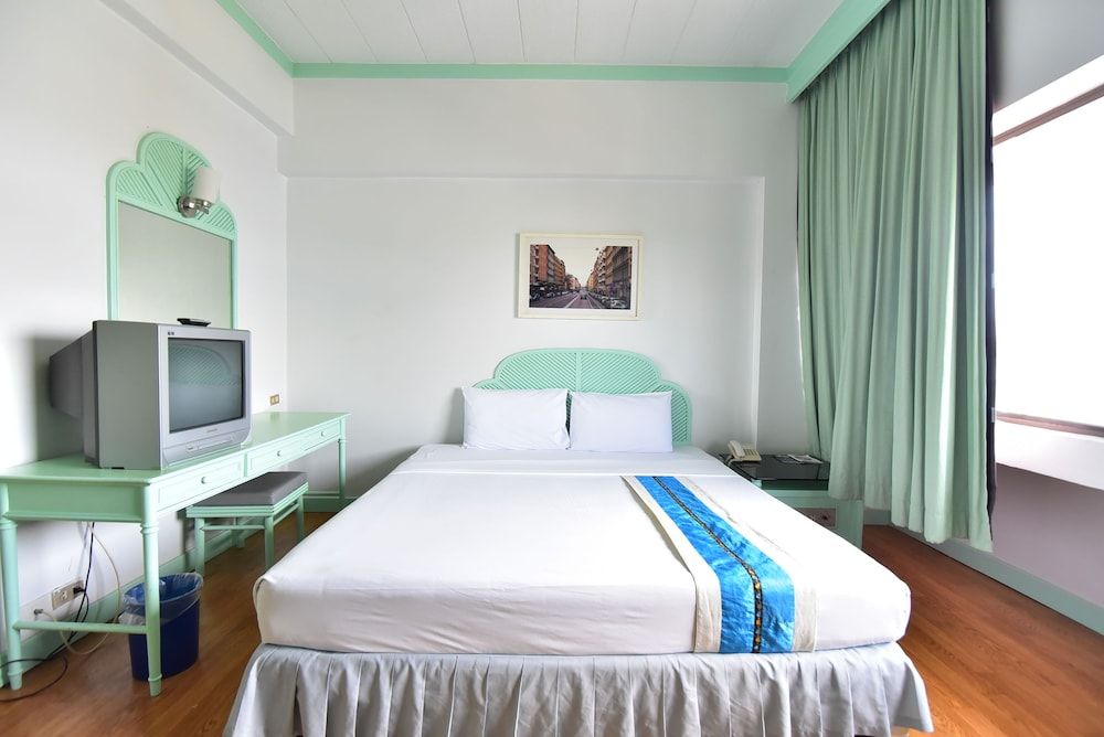 Thumrin Hotel Business Double Room (Business Deluxe Double) 3