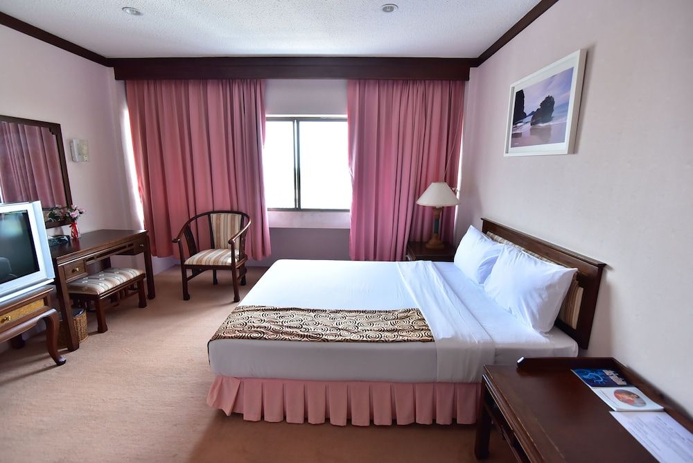 Thumrin Hotel Suite (Salila) 6