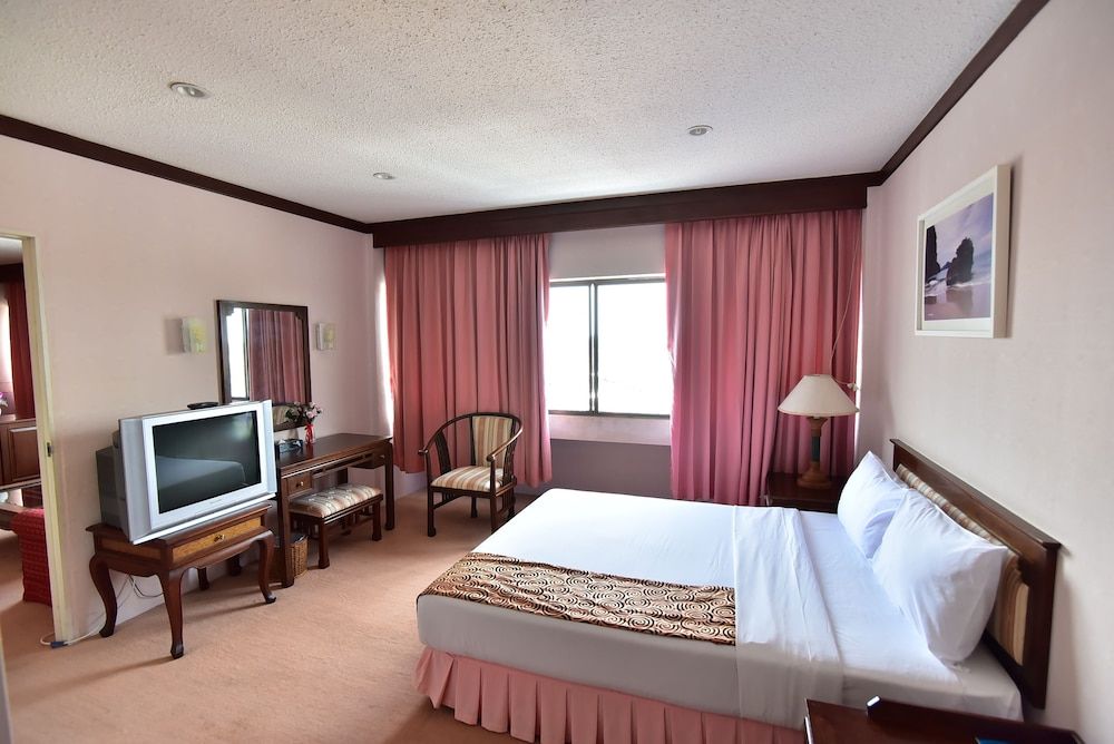 Thumrin Hotel Suite (Salila) 2