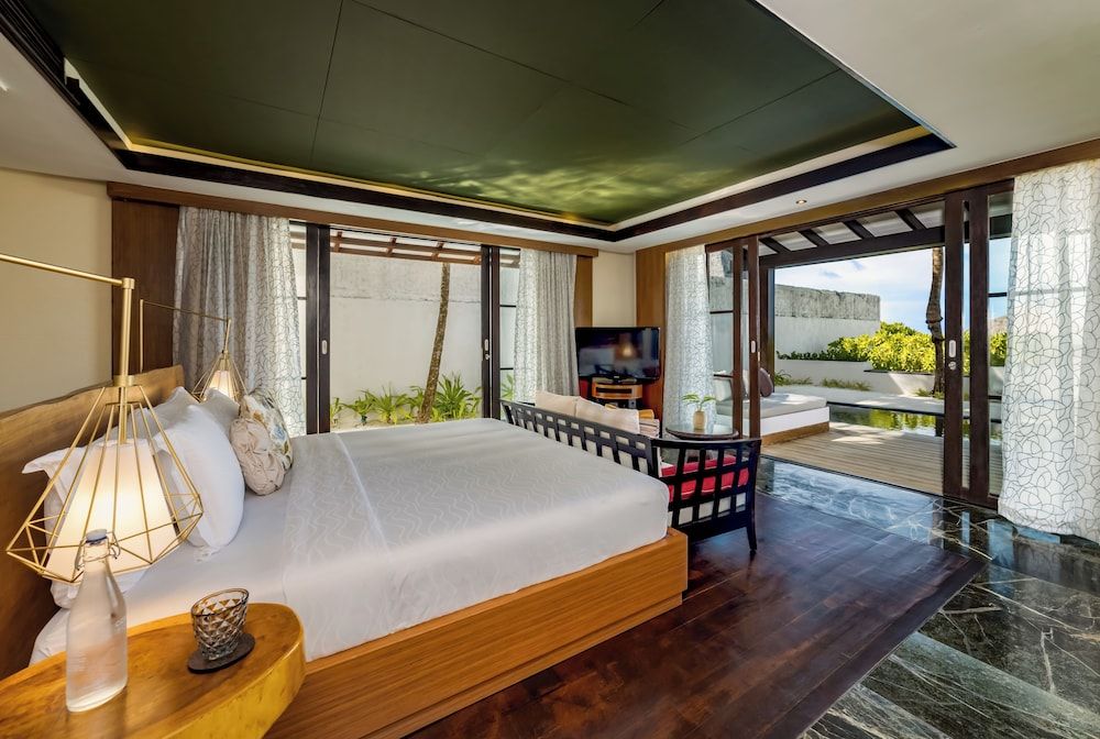 Signature Suite