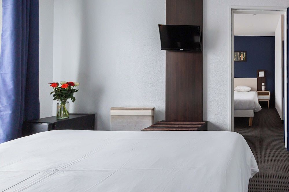 Hôtel L'Eaubonne Family Room