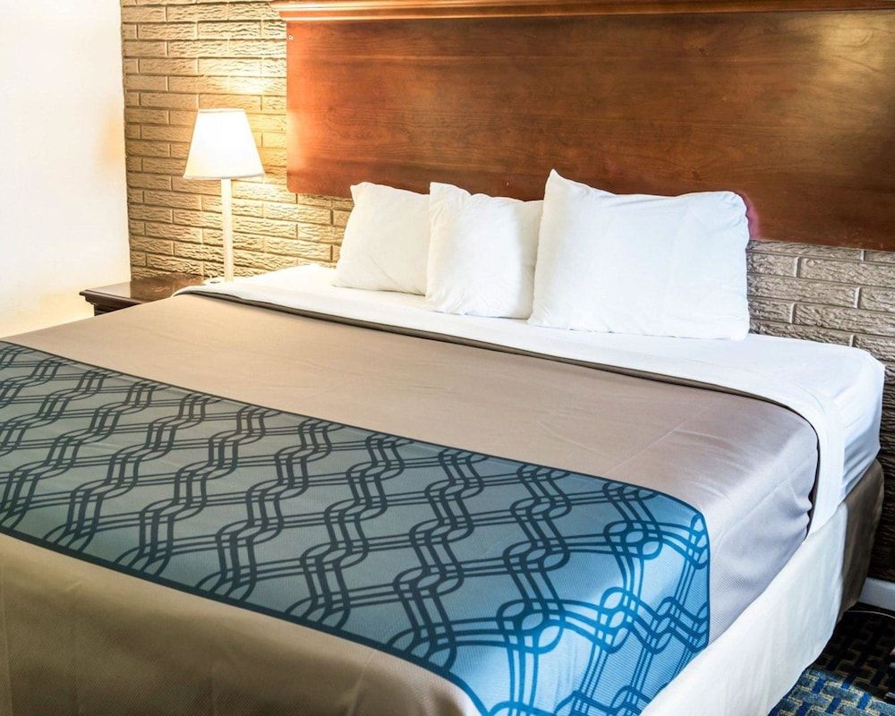 Standard Room, 1 King Bed, Smoking