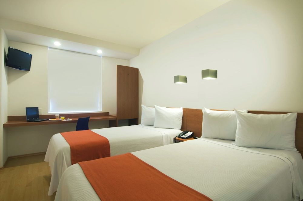 One Puebla Finsa Superior Room, 2 Double Beds 3
