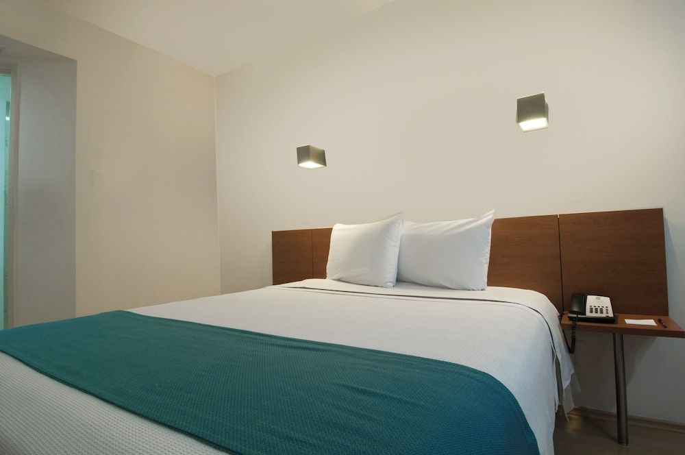 One Puebla Finsa Standard Room, 1 Queen Bed