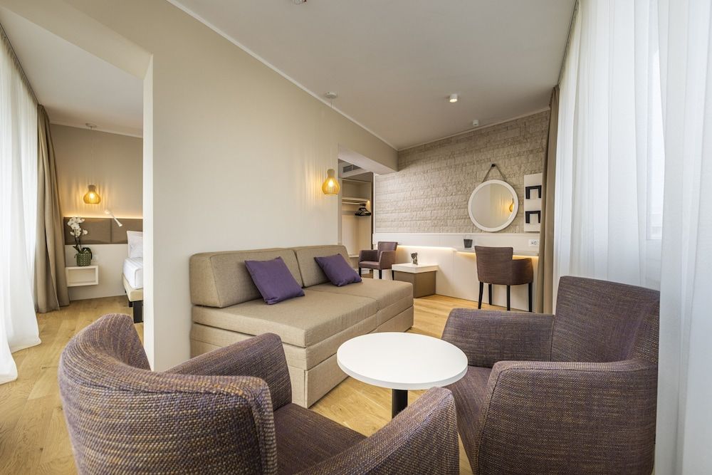 Captain Suite with sea view and balcony