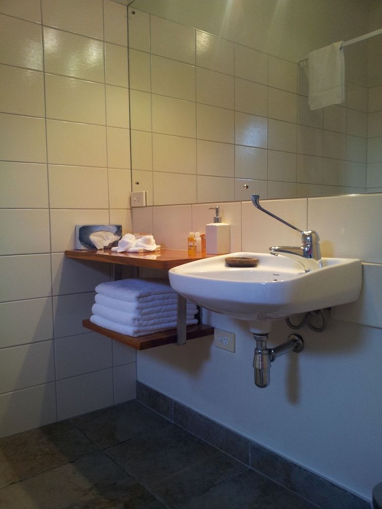 Warkworth Lodge Studio, 1 Queen Bed with Sofa bed - Unit 3 2