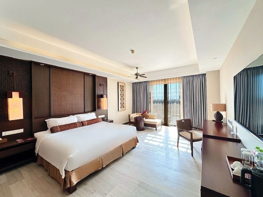undefined Crowne Plaza Danang by IHG 2