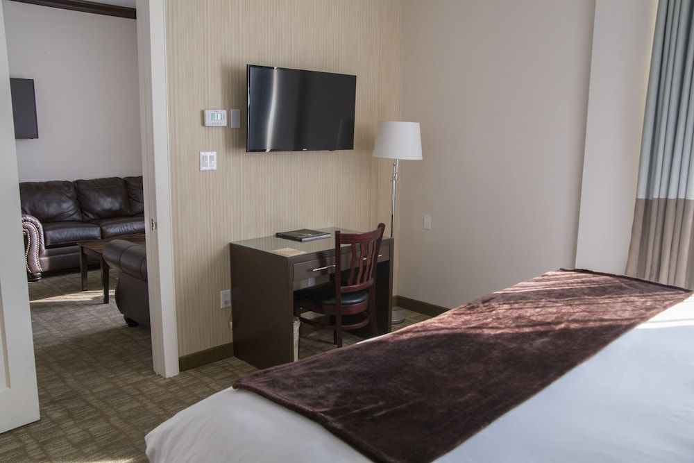 Aura Hotel Brooklyn Superior King Room Suite with Terrace