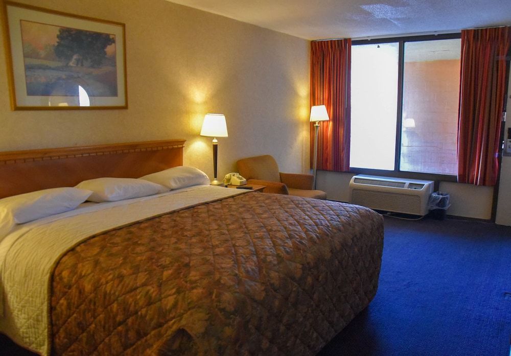 Homeplace Inn Standard Room, 1 King Bed, Non Smoking 5