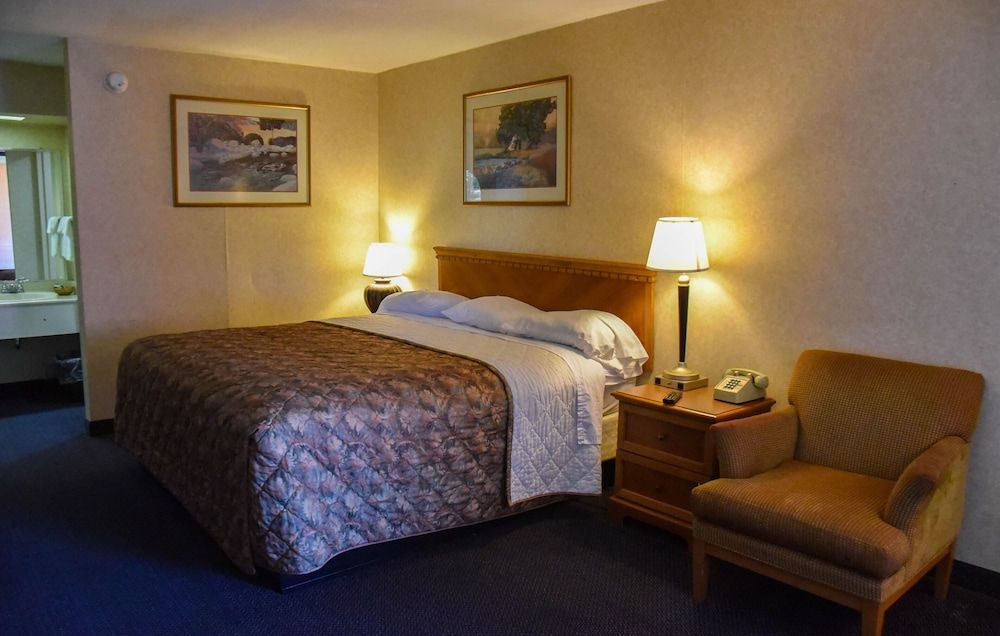 Homeplace Inn Standard Room, 1 King Bed, Non Smoking 6