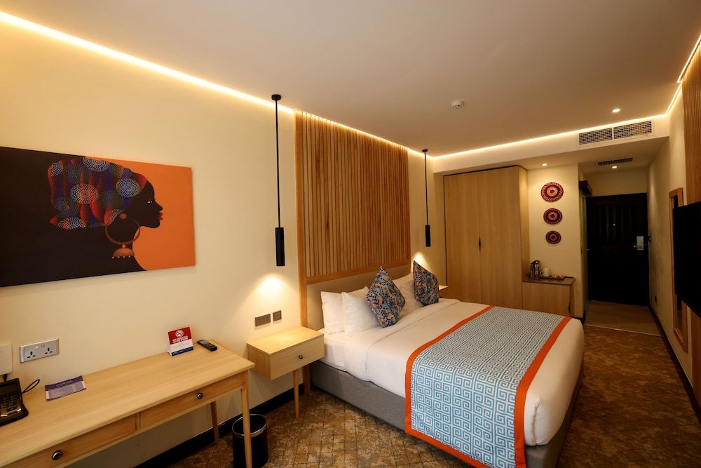 PrideInn Westlands Luxury Boutique Hotel Deluxe Double Room, 1 Queen Bed, City View 8