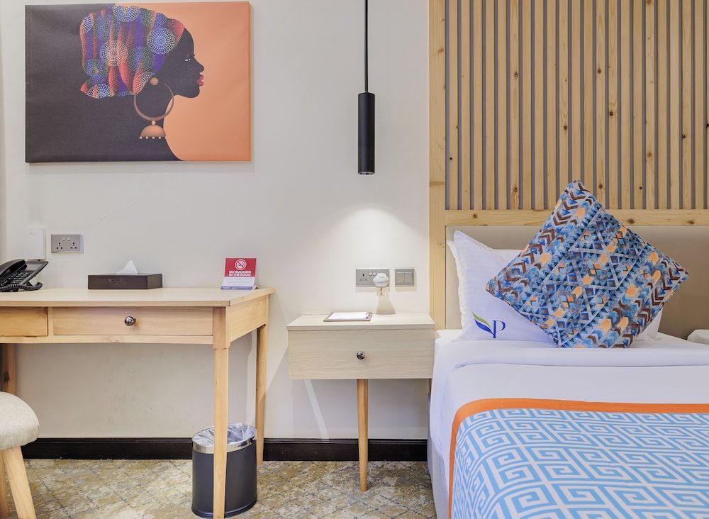 PrideInn Westlands Luxury Boutique Hotel Deluxe Double Room, 1 Queen Bed, City View 10