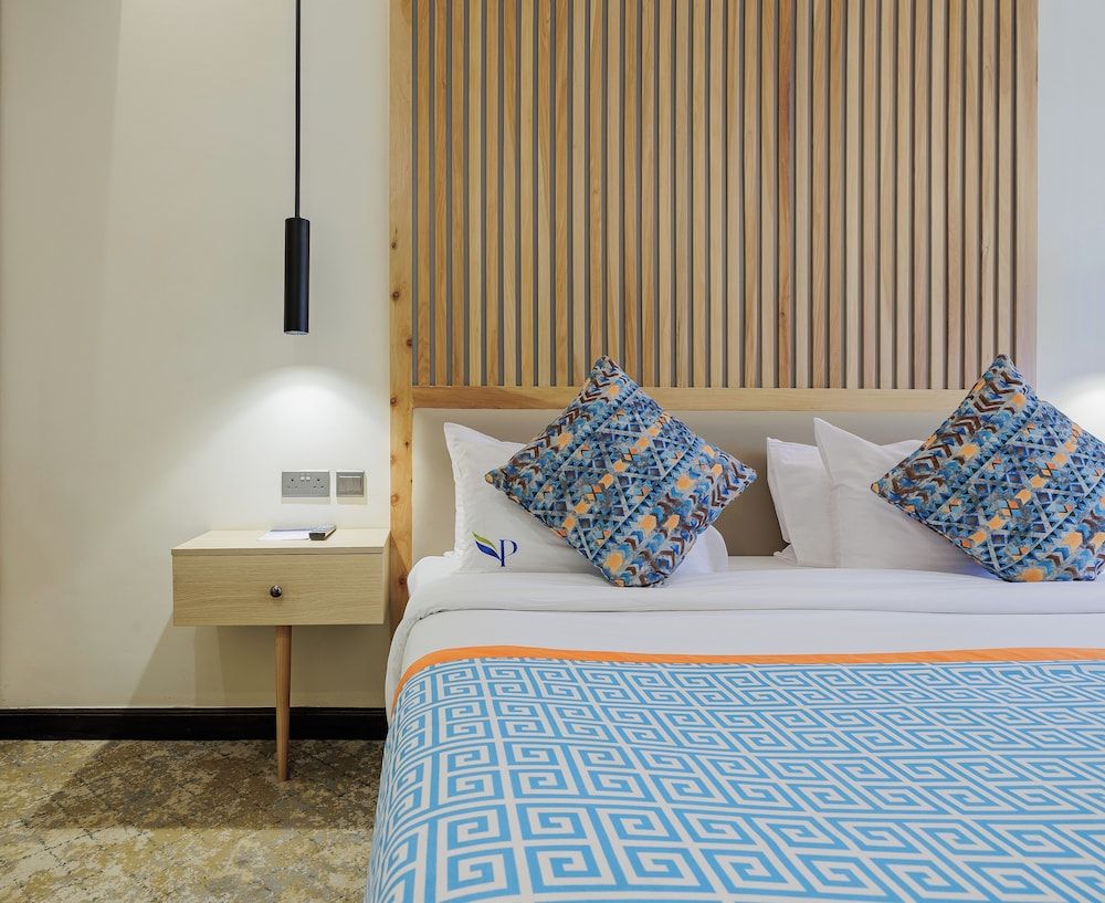 PrideInn Westlands Luxury Boutique Hotel Deluxe Double Room, 1 Queen Bed, City View 5