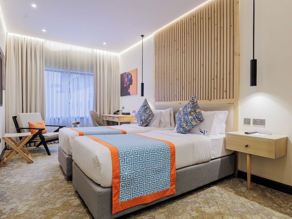 PrideInn Westlands Luxury Boutique Hotel Deluxe Double Room, 1 Queen Bed, City View 2