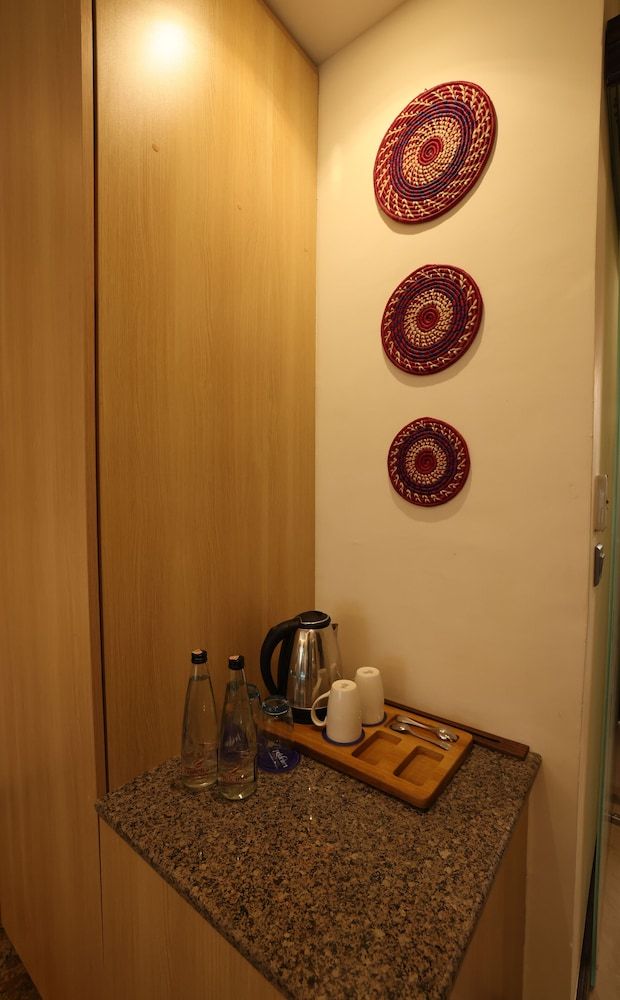 PrideInn Westlands Luxury Boutique Hotel Deluxe Double Room, 1 Queen Bed, City View 6