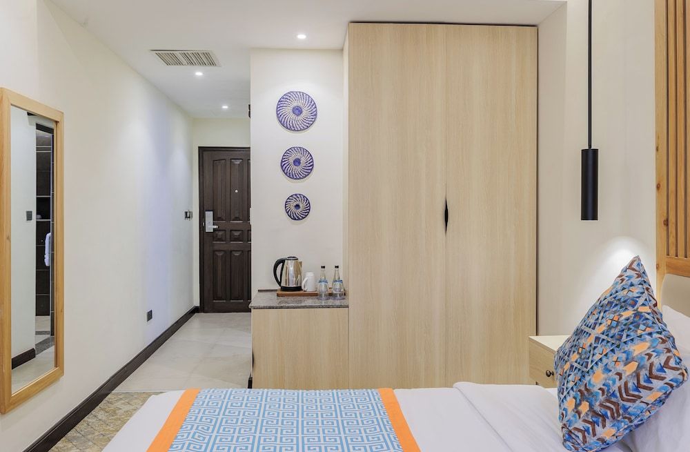 PrideInn Westlands Luxury Boutique Hotel Deluxe Double Room, 1 Queen Bed, City View 15