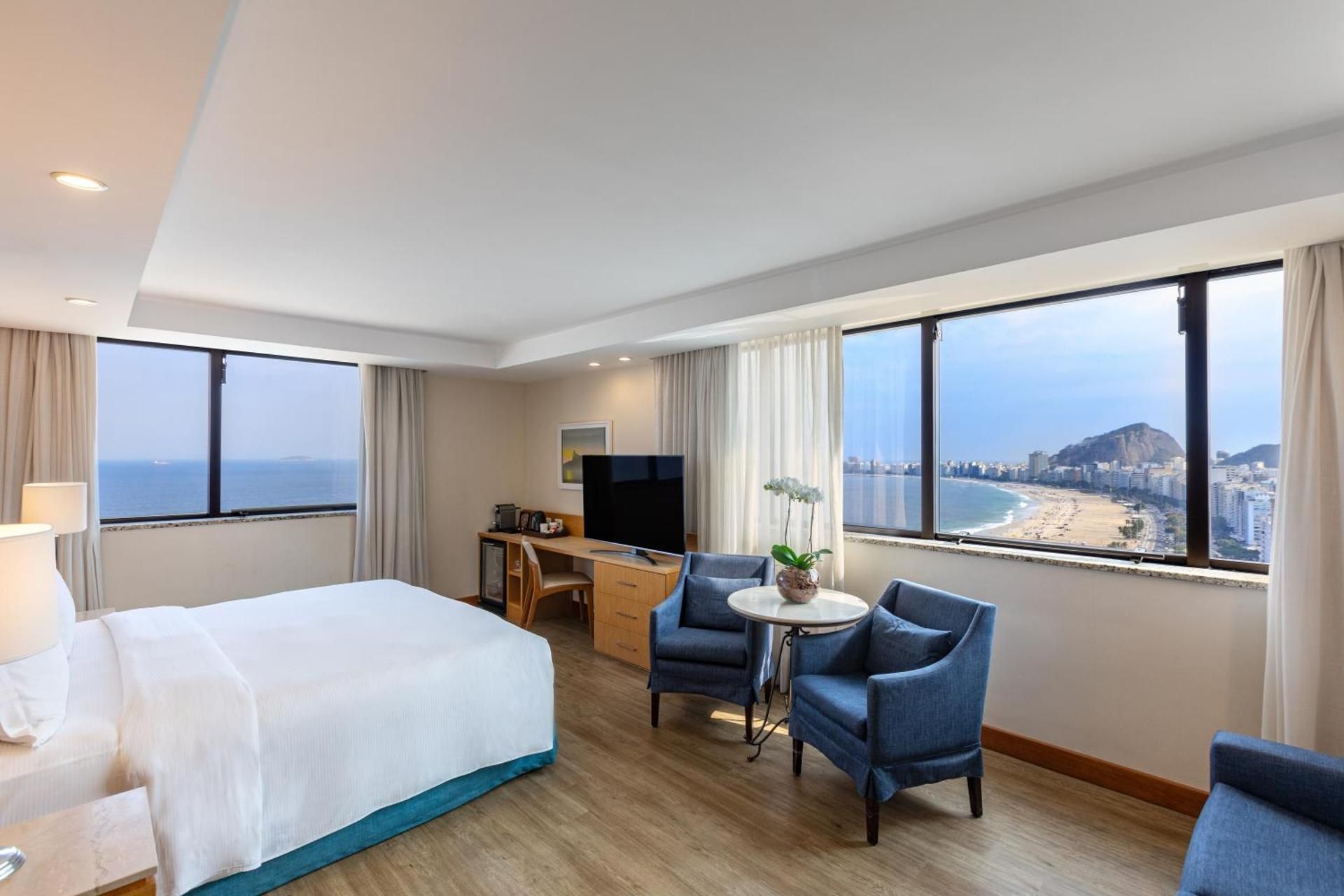 EXECUTIVE OCEAN FRONT SUITE 1 KING