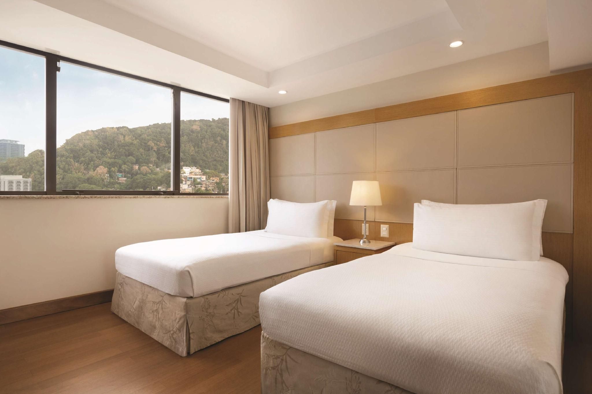 Standard City View 2 Twin Beds