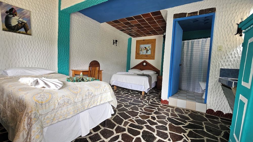 Eco Hotel Uxlabil Atitlan Double Room