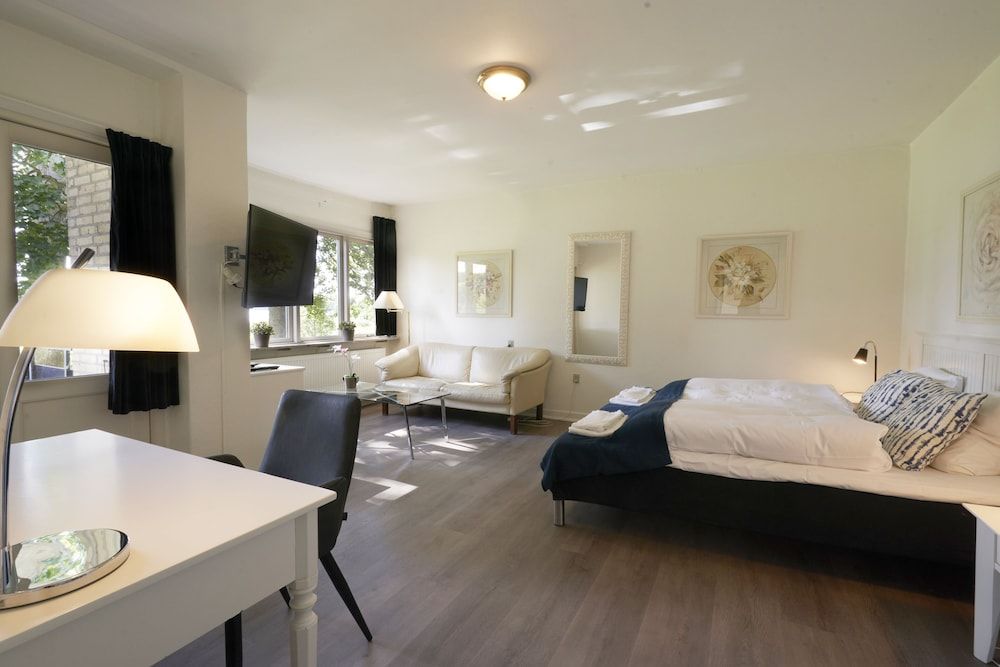 Hotel Skanderborghus Deluxe Double Room, Balcony, Lake View 3