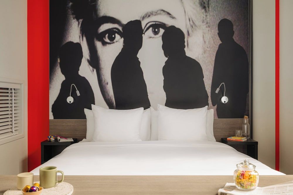 undefined The Manor Amsterdam 5