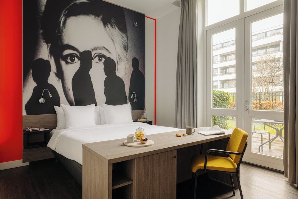 undefined The Manor Amsterdam 4