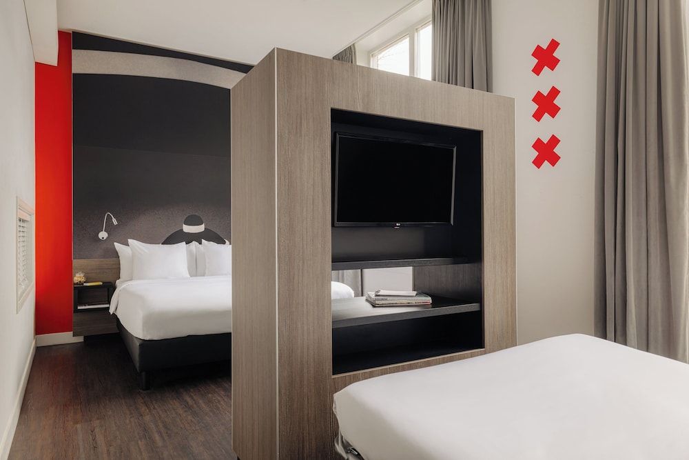 undefined The Manor Amsterdam 3