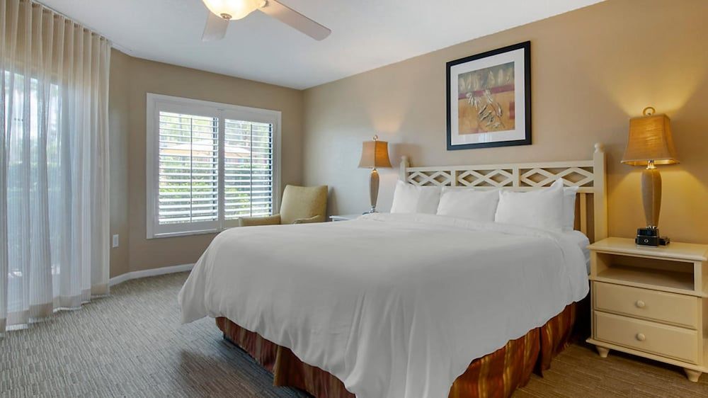 undefined Orlando's Sunshine Resort