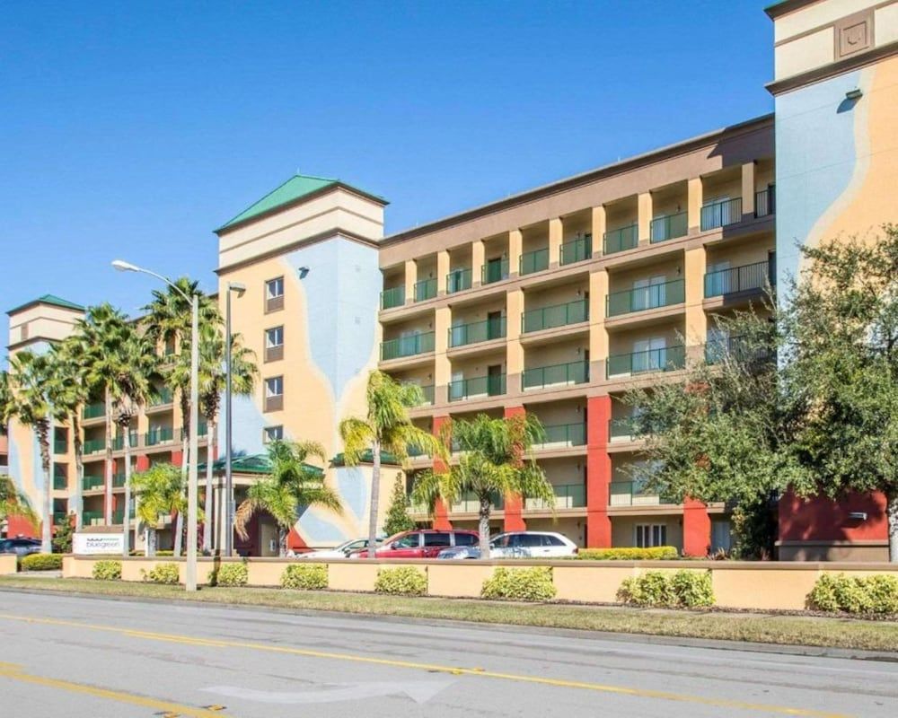 undefined Orlando's Sunshine Resort 4