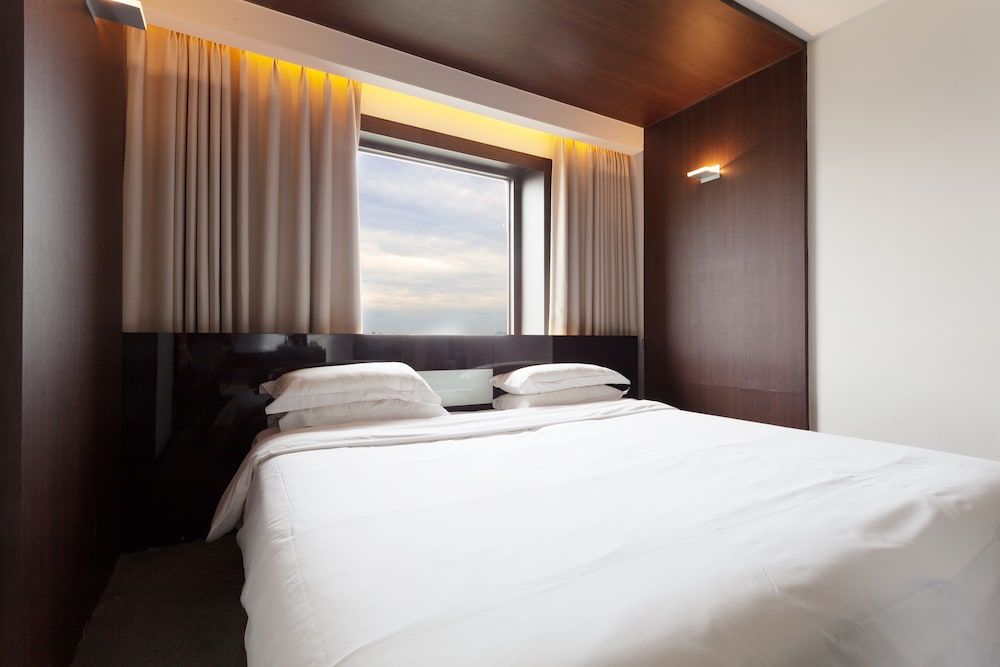 undefined The Riverside Hotel 2