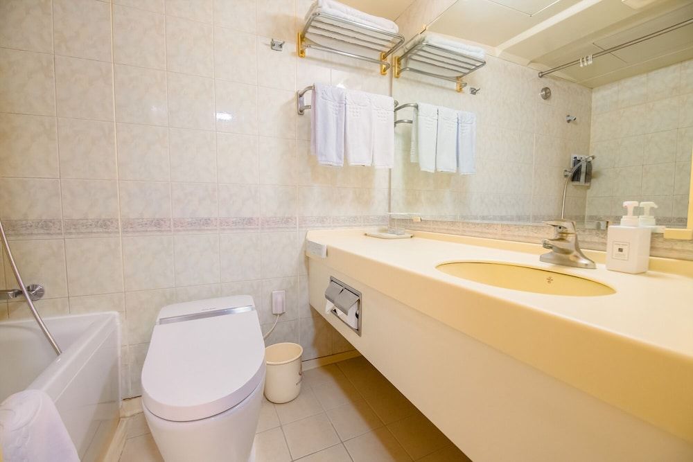 Hotel International Family Room (Deluxe, Free Sauna&Fitness Available) 5