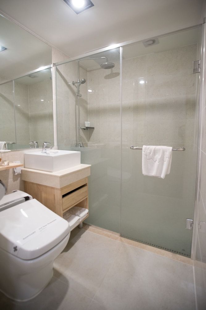 Hotel International Business Double Room (Free Sauna&Fitness Available) 4