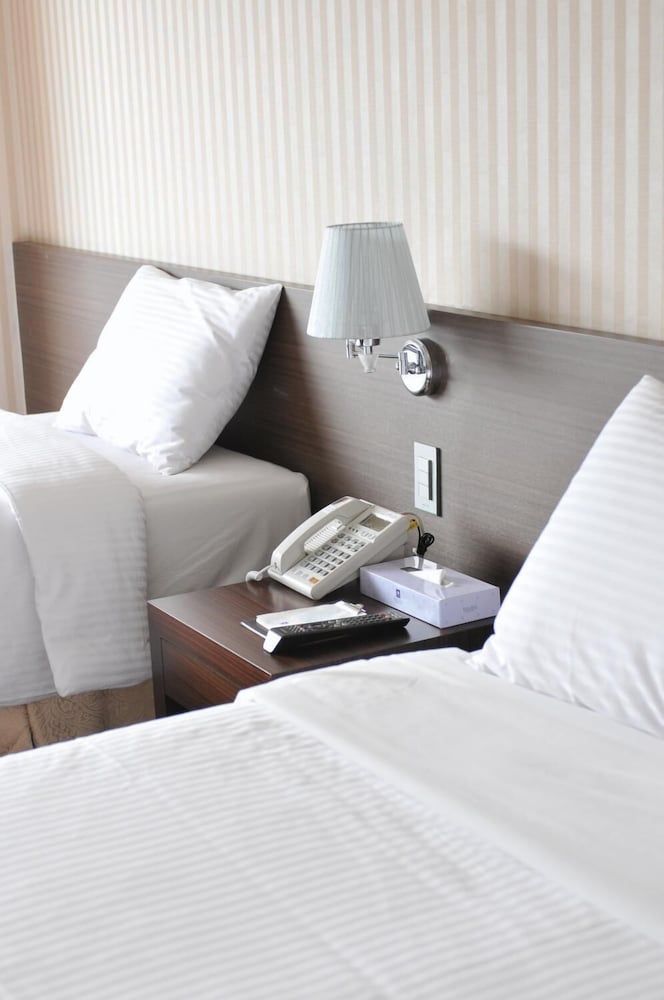 Song Jung Hotel Deluxe Twin Room 4