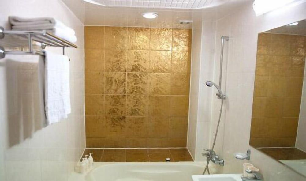 Song Jung Hotel Deluxe Twin Room 9