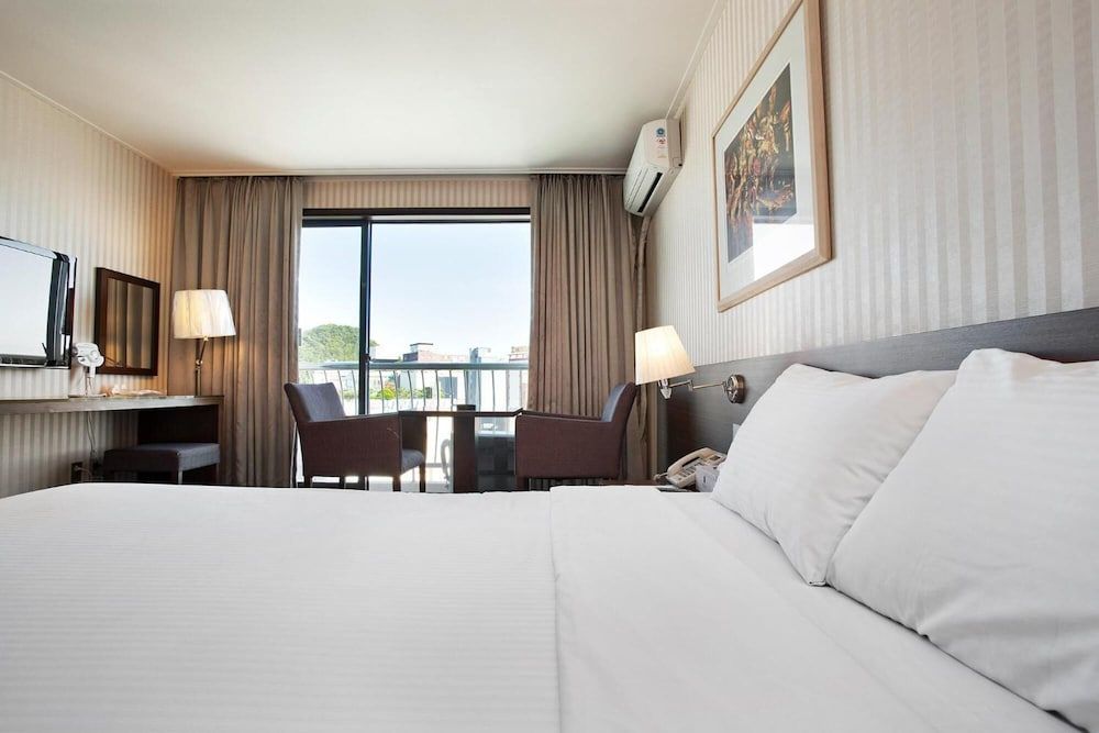 Song Jung Hotel Standard Double Room 7