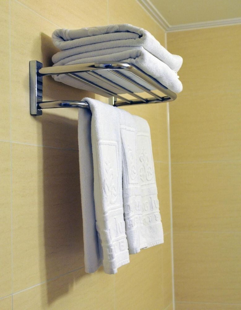 Song Jung Hotel Deluxe Twin Room 11