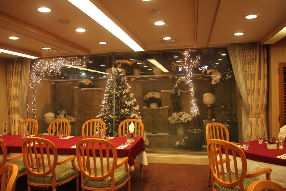 undefined Seoul Rex Hotel 8