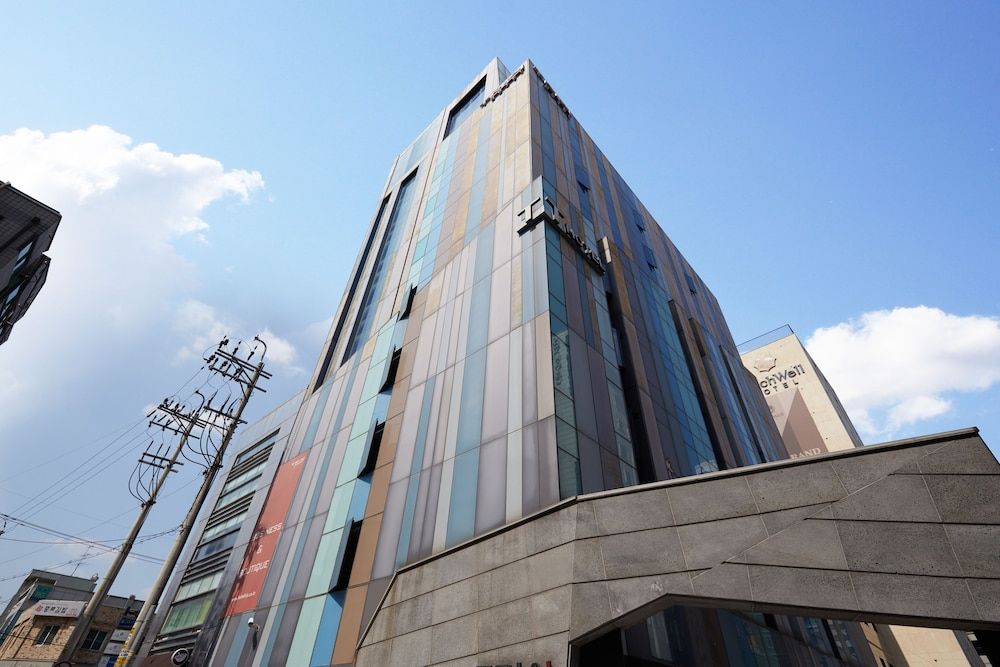 undefined Tria Hotel 4