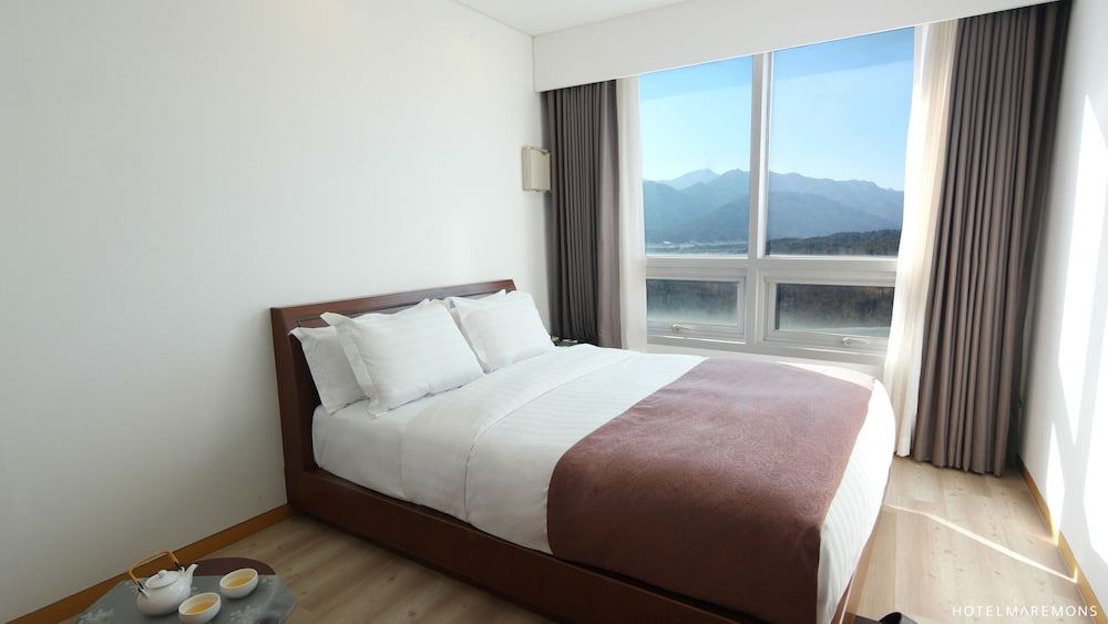 Hotel Maremons Standard Double Room, Mountain View 2