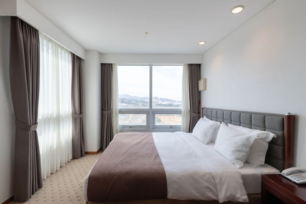 Hotel Maremons Standard Double Room, Mountain View