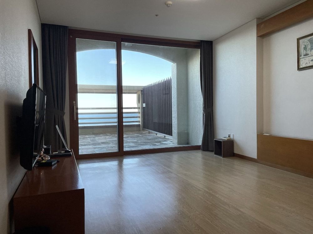 Hotel Maremons Deluxe Room (Ondol -extra futons for 24200 KRW) 3