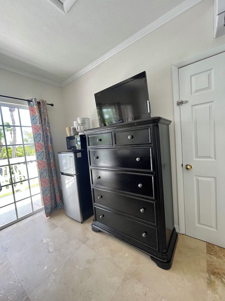 Coconut Cove Resort and Marina Romantic Room, 1 King Bed, Jetted Tub, Partial Ocean View 6