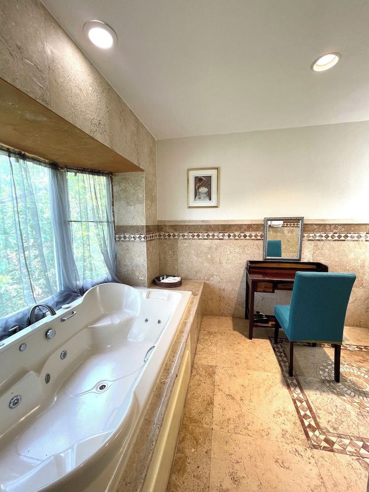 Coconut Cove Resort and Marina Romantic Room, 1 King Bed, Jetted Tub, Partial Ocean View 4