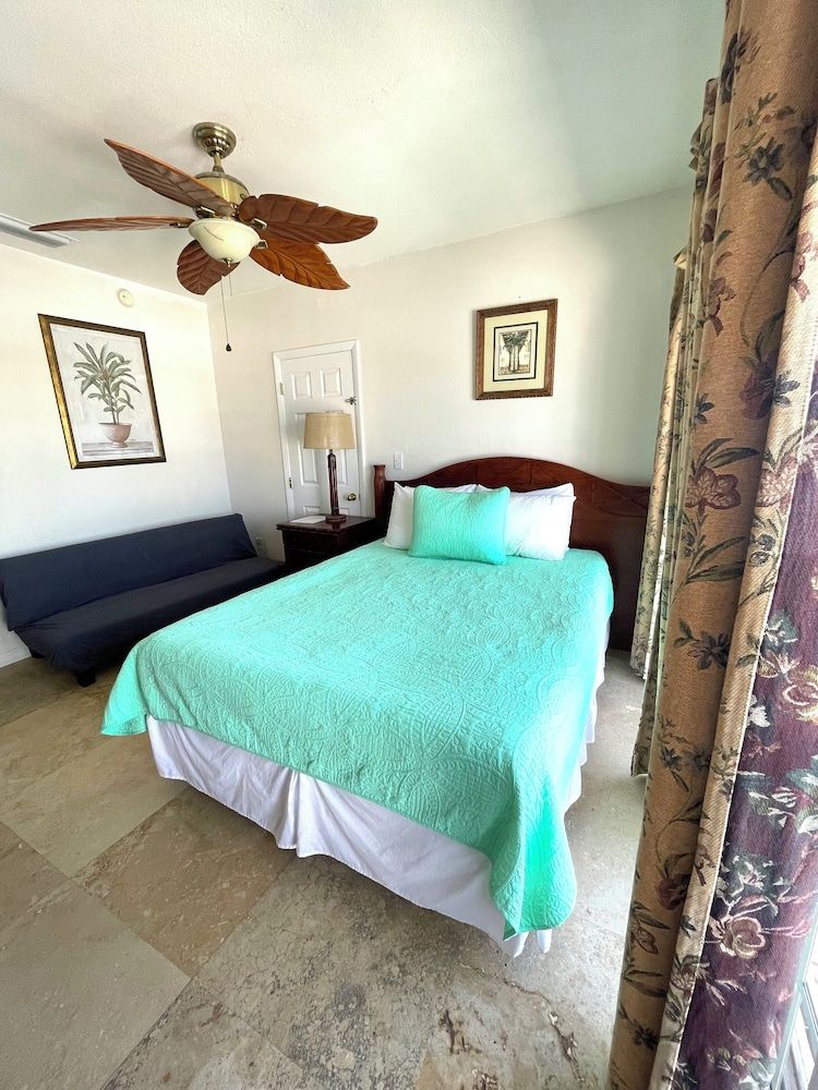 Coconut Cove Resort and Marina Traditional Room 4