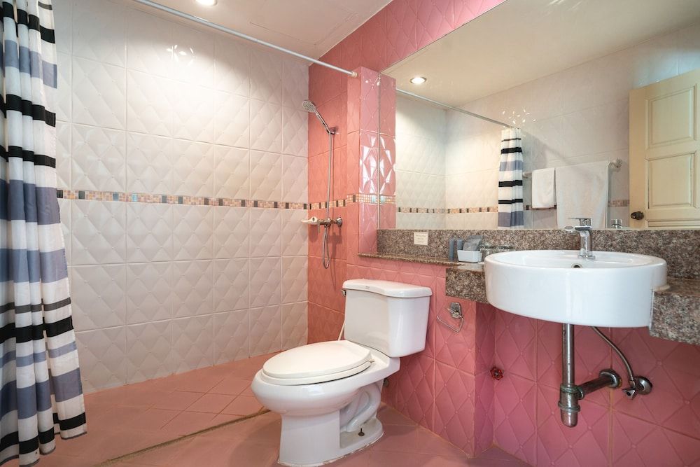 Memory Karon Resort Standard Double Room 9