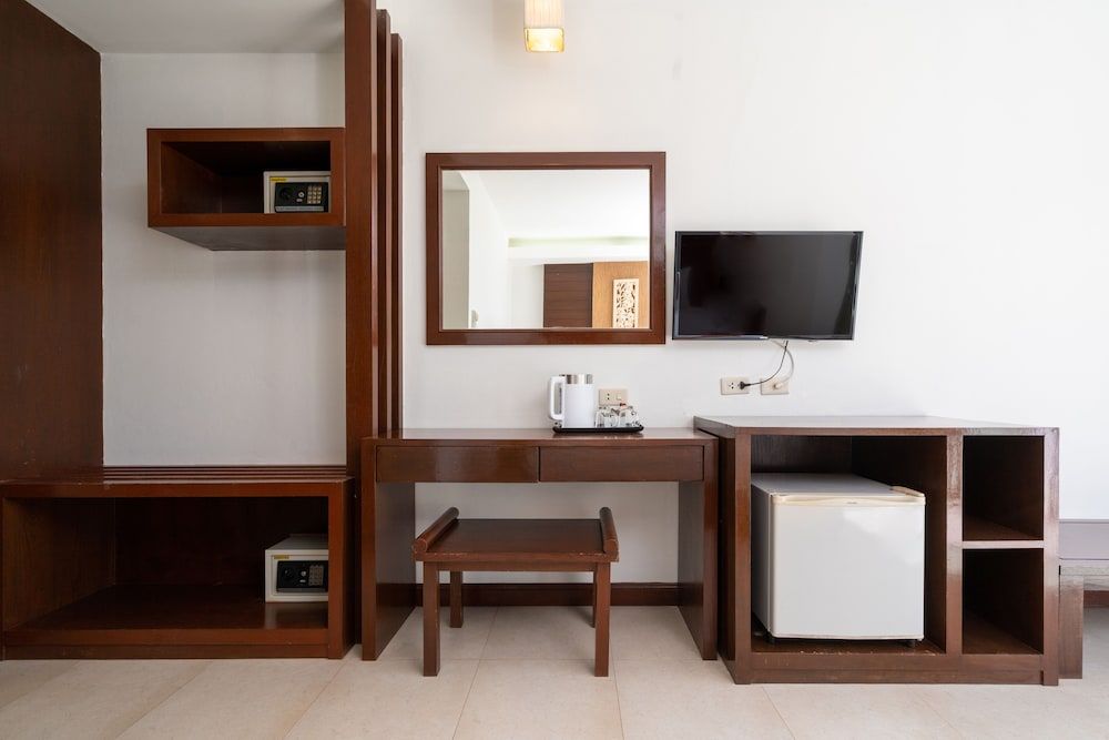 Memory Karon Resort Standard Double Room 4